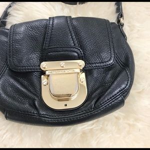 Michael kors black crossbody purse
